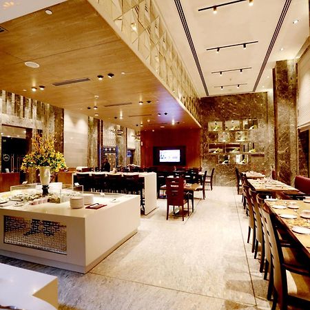 Hotel Madin Варанаси Екстериор снимка
