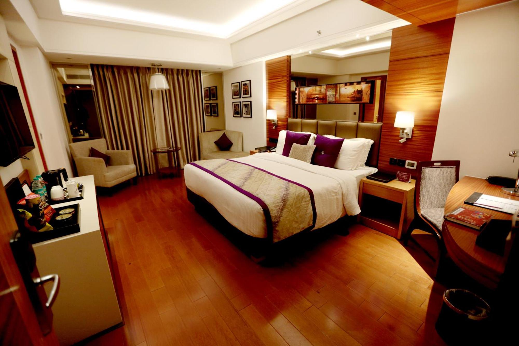 Hotel Madin Варанаси Екстериор снимка