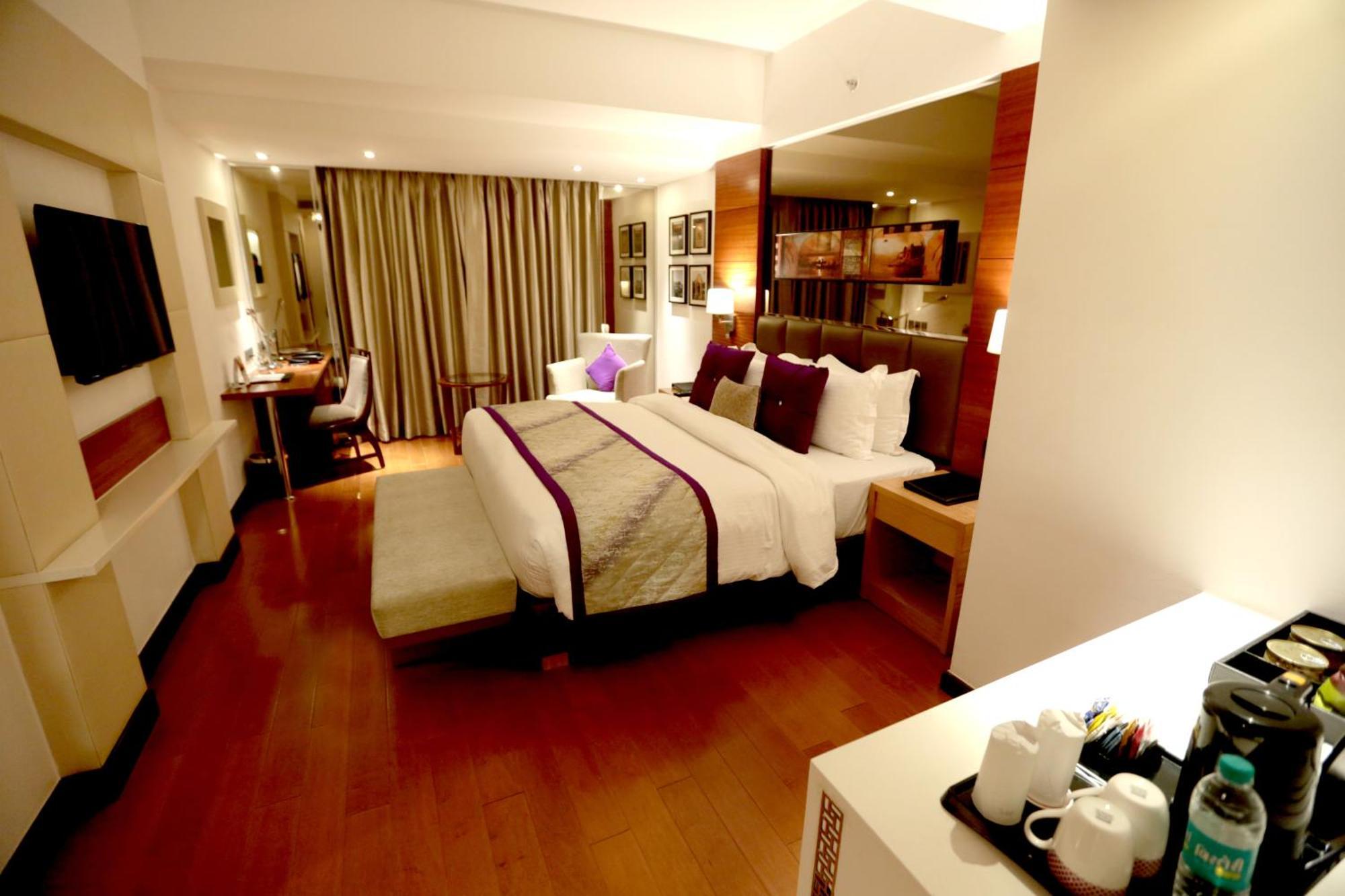 Hotel Madin Варанаси Екстериор снимка