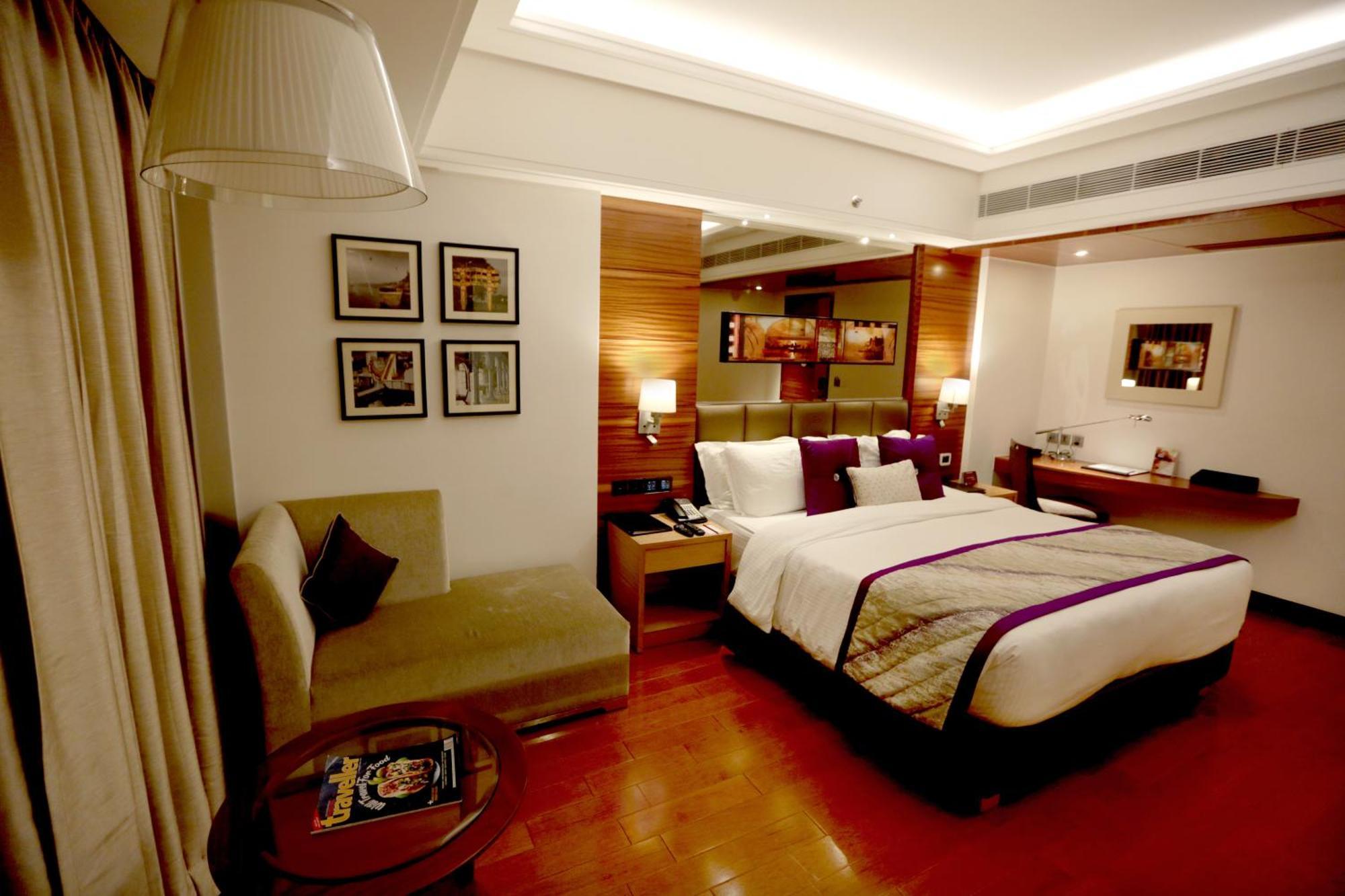 Hotel Madin Варанаси Екстериор снимка